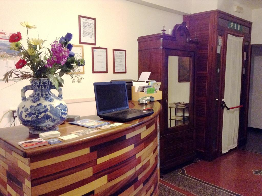 Hotel Bernheof Genoa Ngoại thất bức ảnh