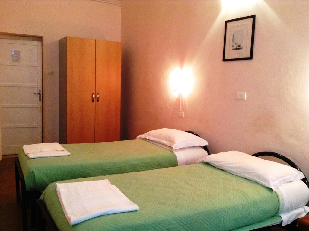Hotel Bernheof Genoa Phòng bức ảnh