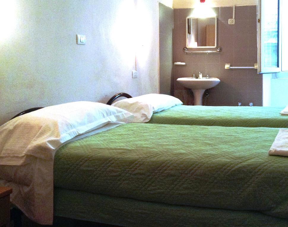 Hotel Bernheof Genoa Ngoại thất bức ảnh