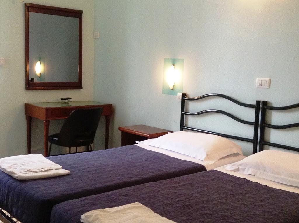 Hotel Bernheof Genoa Phòng bức ảnh