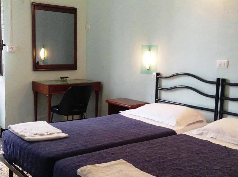 Hotel Bernheof Genoa Ngoại thất bức ảnh